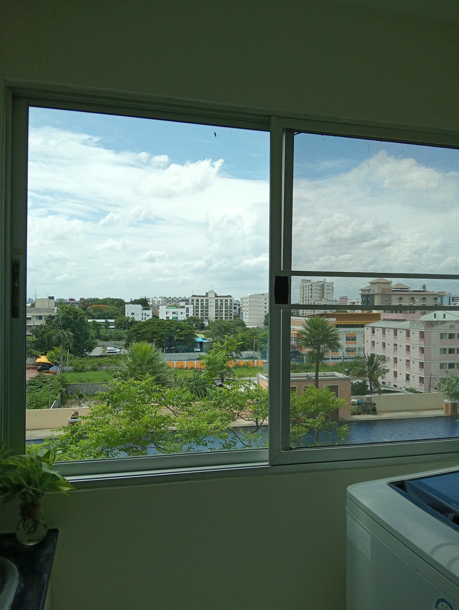 ให้เช่าคอนโด Supalai Park Srinakarin (ศุภาลัย ปาร์ค ศรีนครินทร์) — ห้องกว้าง สภาพพร้อมอยู่