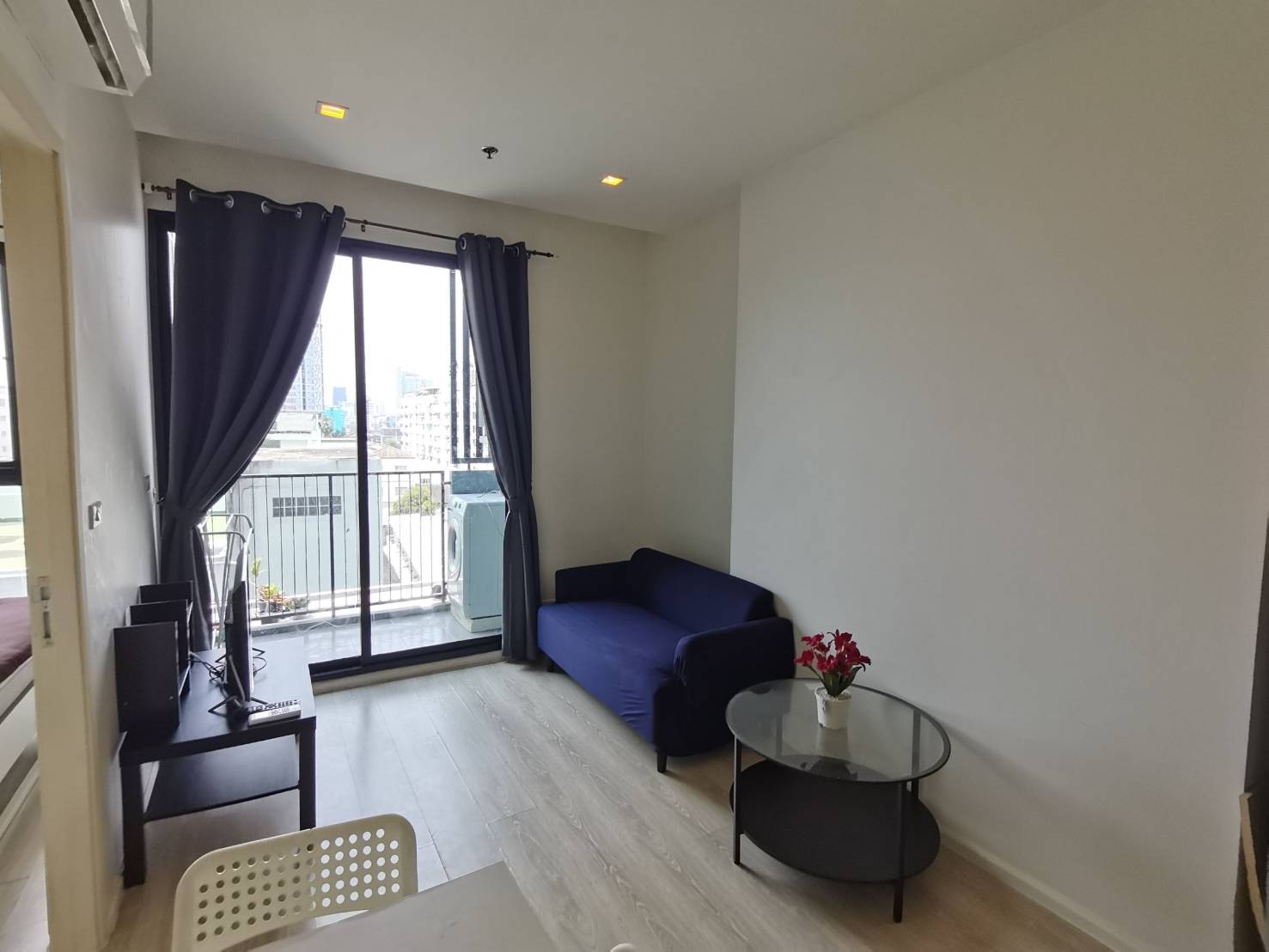 ขายคอนโด ต่ำกว่าทุน พร้อมผู้เช่า คอนโด Quinn Ratchada 17 (ควินน์ รัชดา 17) 1 ห้องนอน 1 ห้องน้ำ ชั้น 5