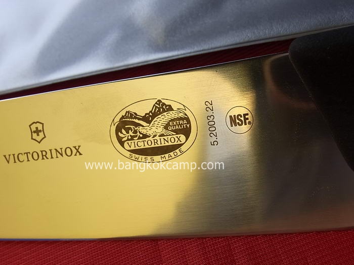 มีด Victorinox ใบมีด 8.5 นิ้ว ,ด้ามดำ, Made in Switzerland ใหม่ แท้ (5.2003.22)