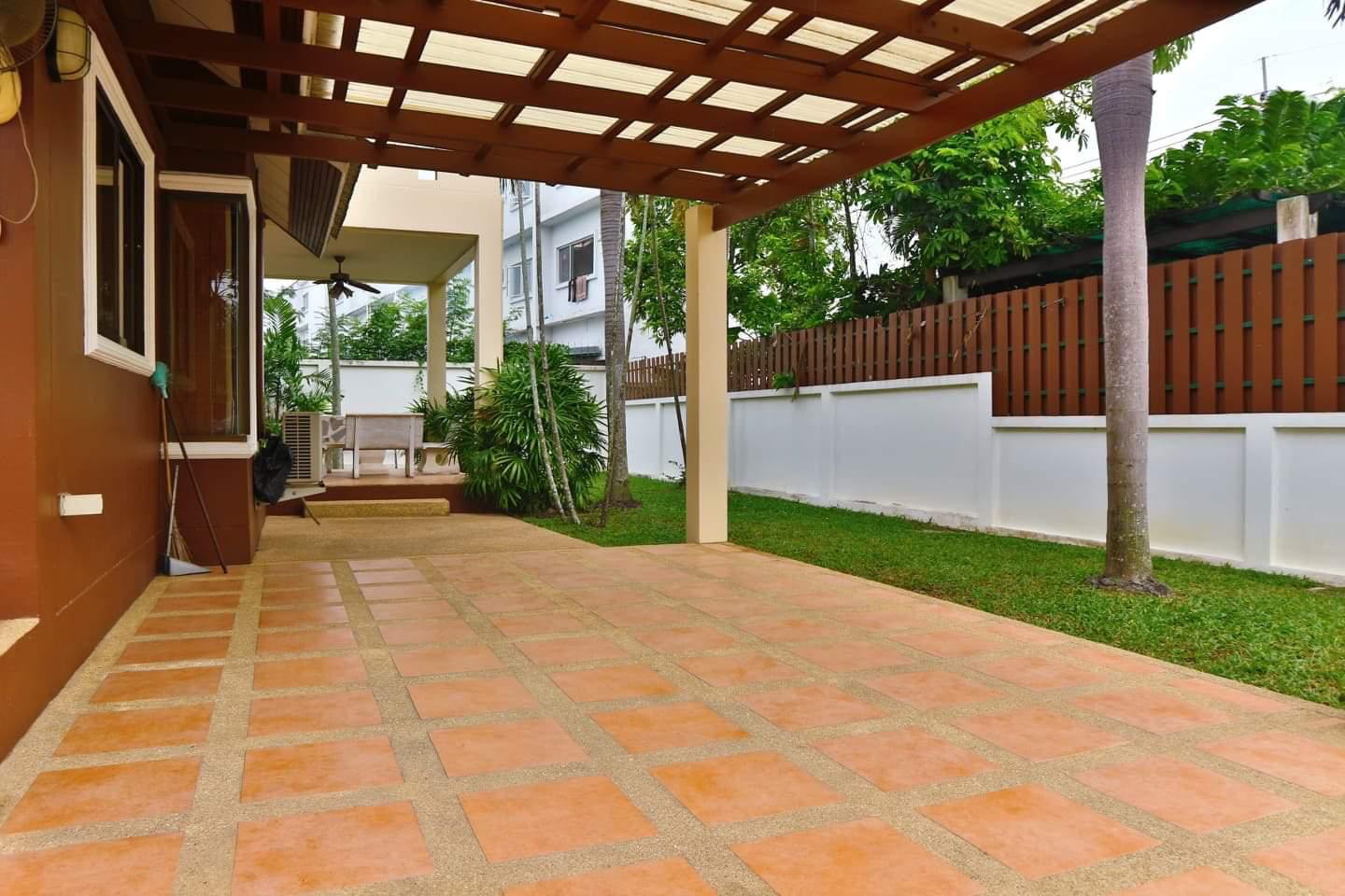 ขาย / เช่า บ้านเดียว 2 ชั้น หมู่บ้าน สยามเพส พัทยา ค่าเช่า 25,000 บาทต่อเดือนรายเดือน