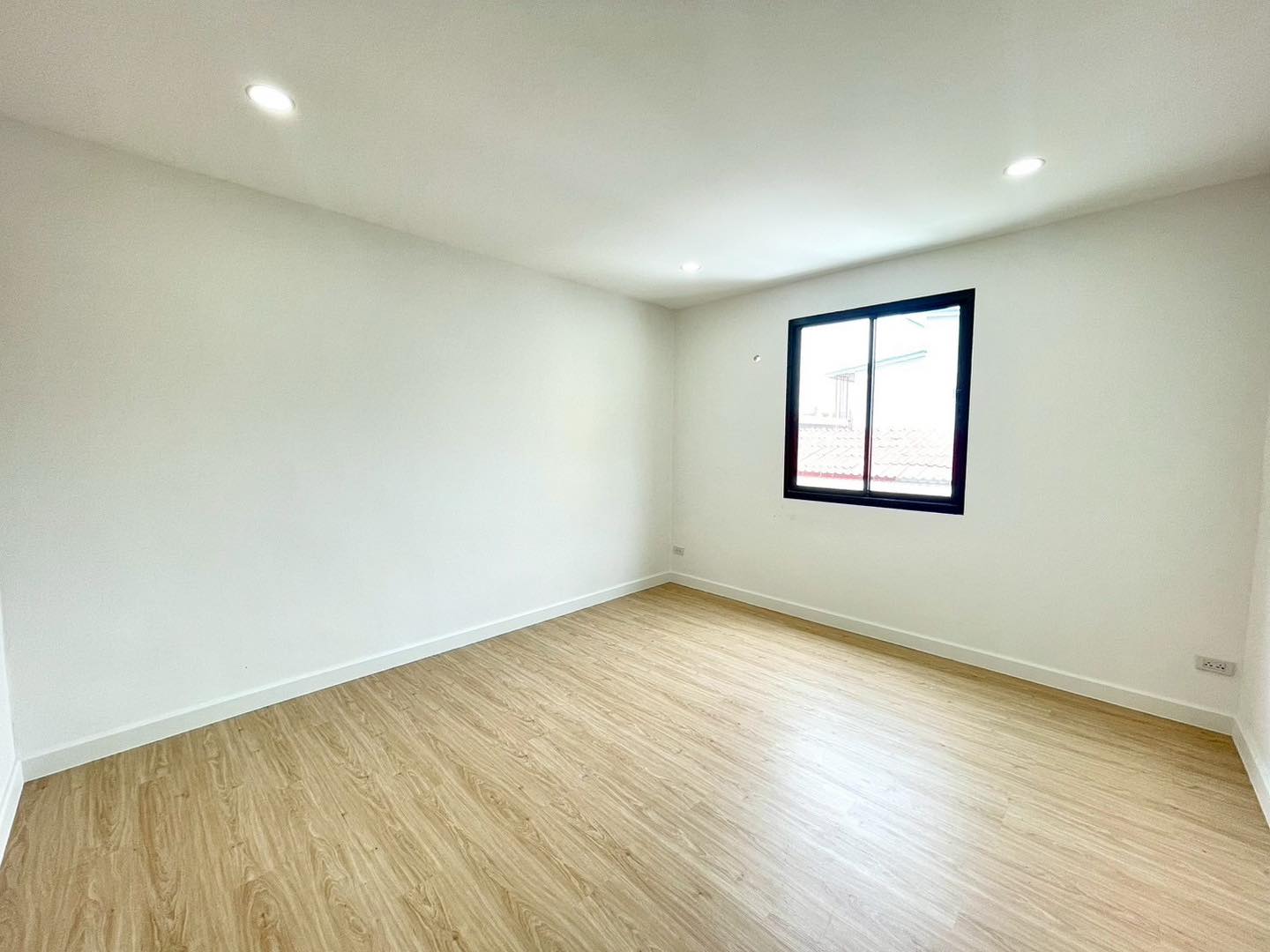 🌟 ขายทาวน์เฮ้าส์ปรับปรุงใหม่ทั้งหลัง พหลโยธิน 48 แยก 52 (ซอยเทพรักษ์) | ฟรีโอน | สวยพร้อมเข้าอยู่ 🌟