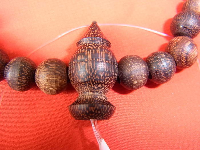 ไม้มงคลหายาก... ประคำ(ไม้แก่นมะขาม) ลายสวย.พร้อมหัวขุน...ไม้แก่นมะขามแท้ทุกเม็ด (CN001)