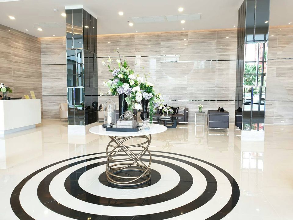 ขาย / ให้เช่า วิวสระสวย ห้องขนาด 30 ตรม Supalai Veranda Rama 9 (ศุภาลัย เวอเรนด้า พระราม 9) ไปประดิษฐ์มนูธรรม เพชรบุรี ราม