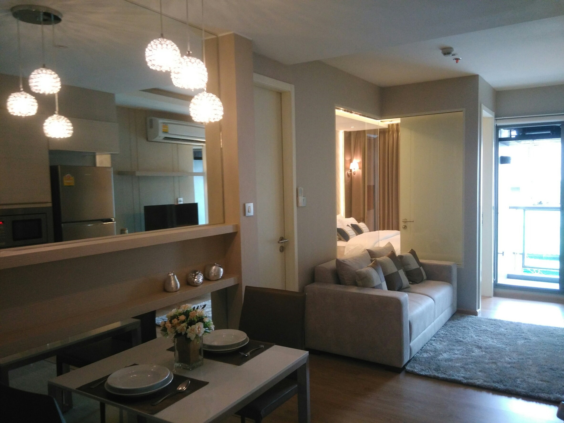 ขาย / เช่า คอนโด H Sukhumvit 43 (เอช สุขุมวิท 43) 1ห้องนอน 1 ห้องน้ำ 1ห้องรับแขก ห้องครัวในตัว พื้นที่ 40.92 ตร.ม ชั้น 9 ห้อง 99/53 วิวเมือง