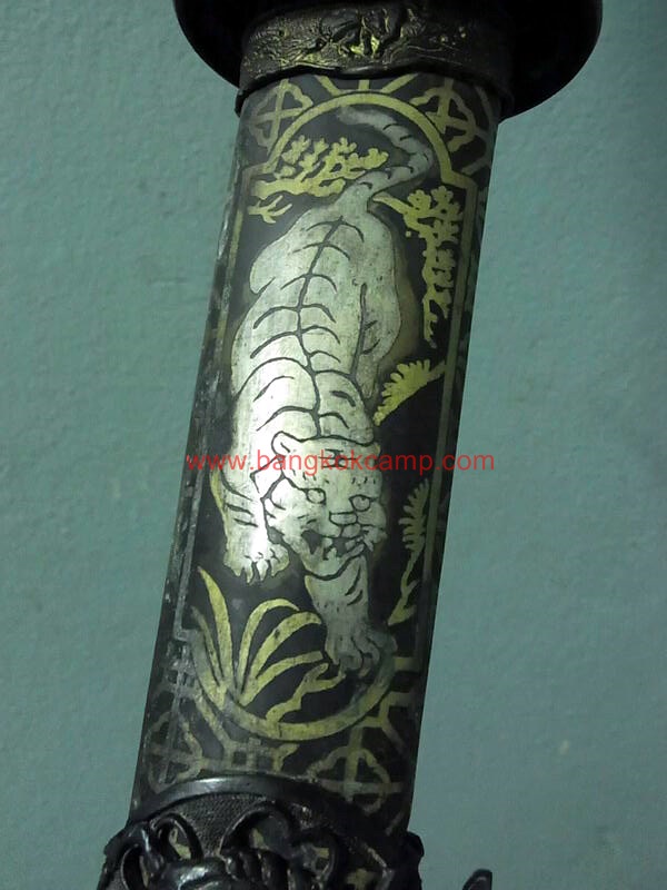 ดาบซามูไร ลายเสือ ขนาดกลาง ใบมีดเป็นเหล็กลาย (ใบมีดดามัสกัส)