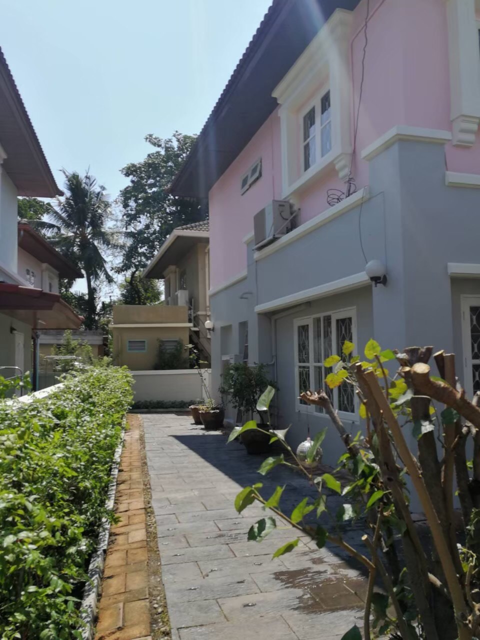 ขาย / เช่า บ้านเดี่ยวตกแต่งครบพร้อมเข้าอยู่ ในหมู่บ้านเดี่ยว เพอร์เฟค เพลส รามคำแหง Perfect Place Ramkhamhaeng ใกล้โรงเรียนนานาชาติร่วมฤดี