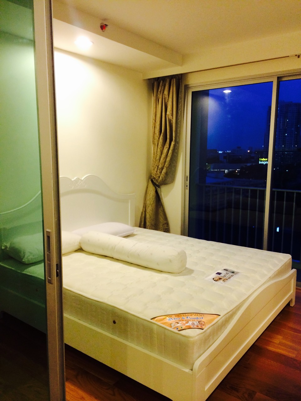 ให้เช่าคอนโด Abstracts Phahonyothin Park (แอ็บสแตร็กส์ พหลโยธิน พาร์ค ) 1 ห้องนอน เฟอร์นิเจอร์ครบ ค่าเช่า 17,000 /เดือน พื้นที่ 38 ตร.ม ชั้น 9 วิวสวน โครงการอยู่ พหลโยธิน (MRT พหลโยธิน)