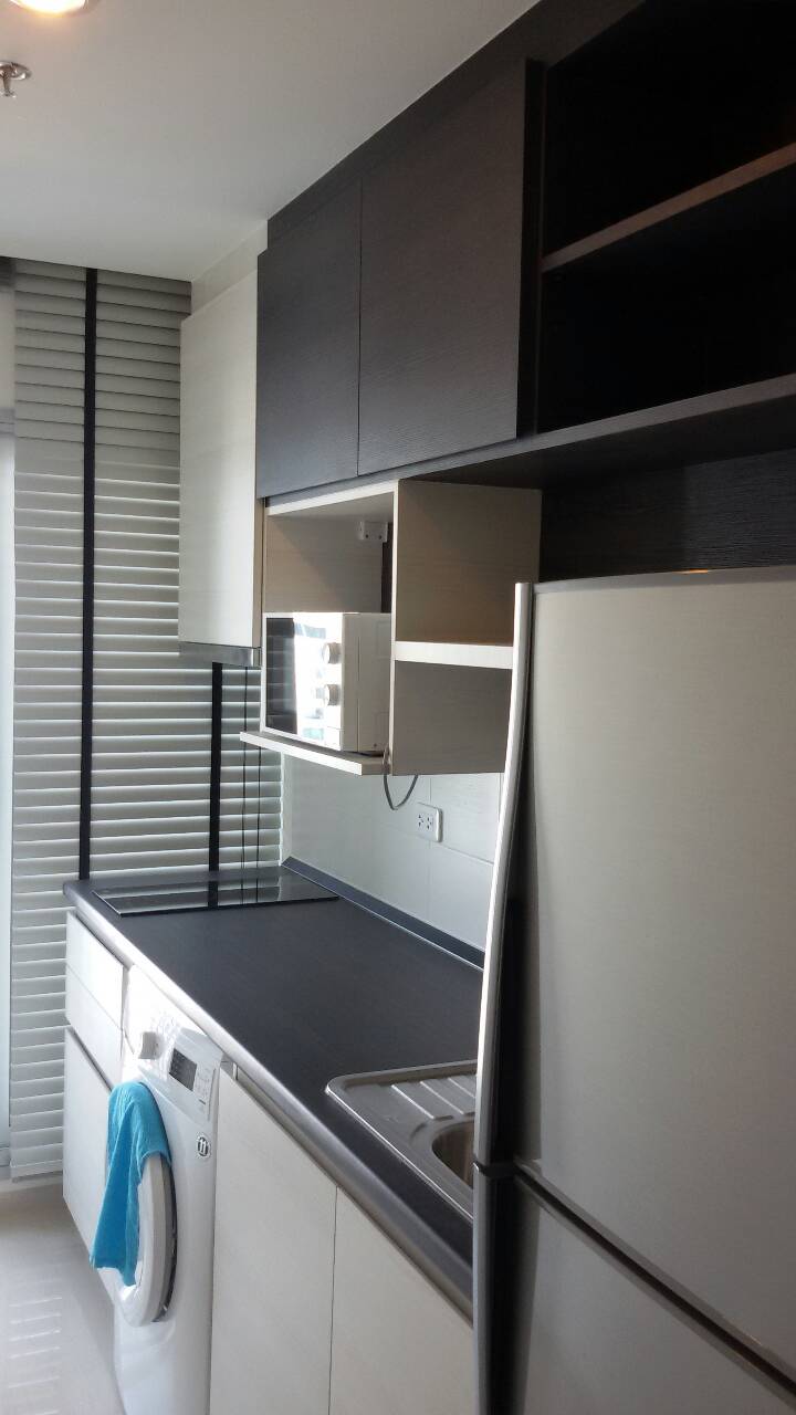 คอมโดให้เช่า Life Ratchadapisek 1 ห้องนอน ราคา 20,000 ต่อเดือน พื้นที่ 39 ตร.ม ชั้น 20 วิว เมือง ทิศ เหนือ พร้อมเฟอร์