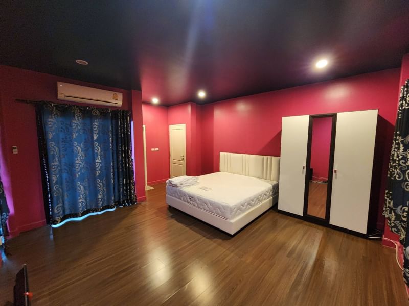 ขาย /ให้เช่า บ้านเดี่ยว 3 ชั้น หมู่บ้าน ลุมพินี สวนหลวงร.9 ราคาเช่า 85,000 บาท ต่อเดือนถูกและสวย