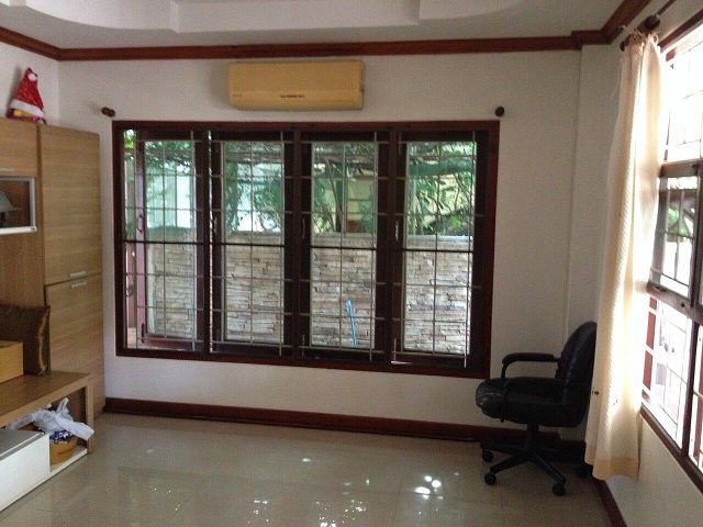 ขายบ้านเดียวหมู่บ้าน ลภาวัน โครงการ 9 ถนนเลียบคลองแอน 4 ห้อง 3 ห้องน้ำ 1 ห้องนั่งเล่น 1 ห้องโถง 1 ห้องครัว 1 ห้องทานอาหาร พื้นที่ 89 ตร.ว ถนนราชพฤกษ์