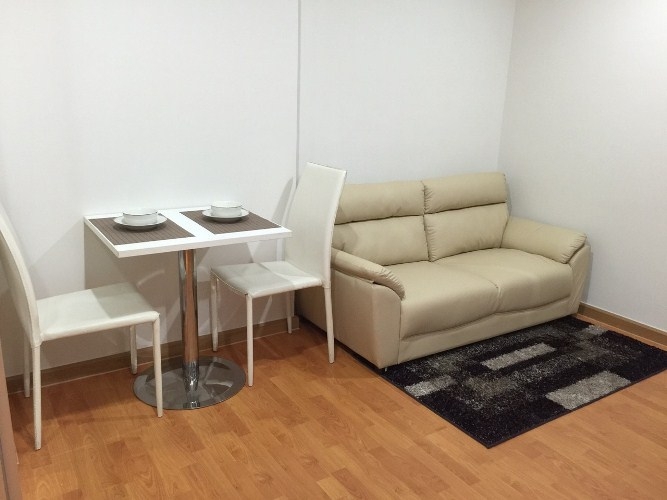 ให้เช่าคอนโด The President Sathorn-Ratchaphruek เช่า เดือนละ 13,000-15,000 บาท ตั้งอยู่บนหัวมุม