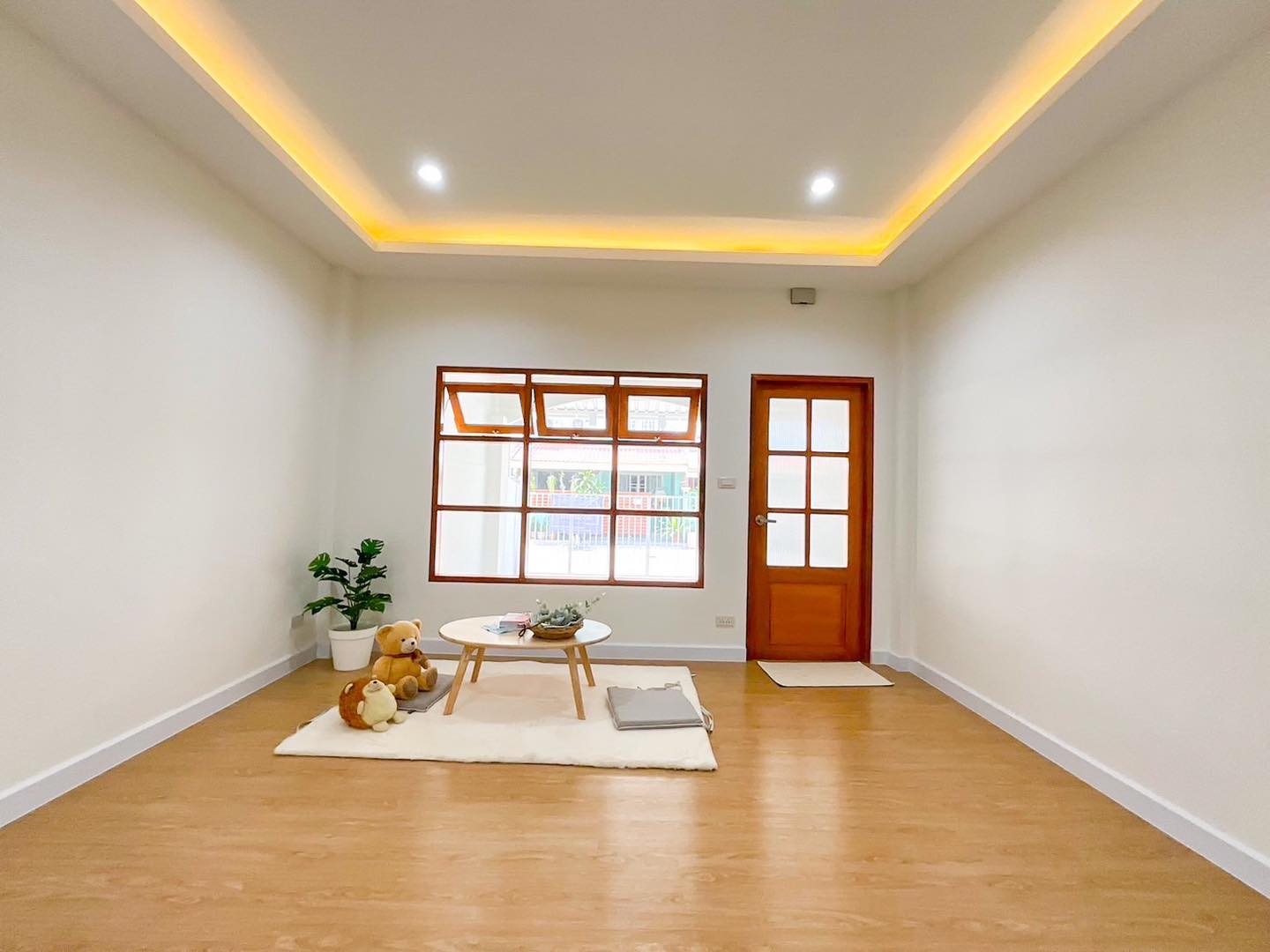 ขายทาวน์เฮ้าส์ หมู่บ้านธนจิตต์ ราคาพิเศษ 1,490,000 บาท ฟรีโอน! ทาวน์เฮ้าส์ 2 ชั้น ตกแต่งใหม่ พร้อมเข้าอยู่