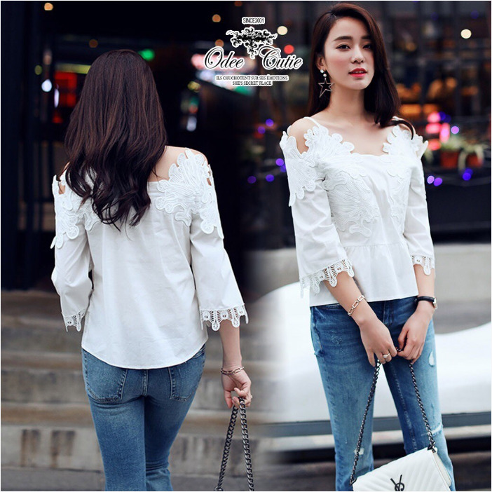 เสื้อลูกไม้สีขาว สายเดี่ยว ไหล่เว้า สวยเก๋ น่ารัก ดูดี