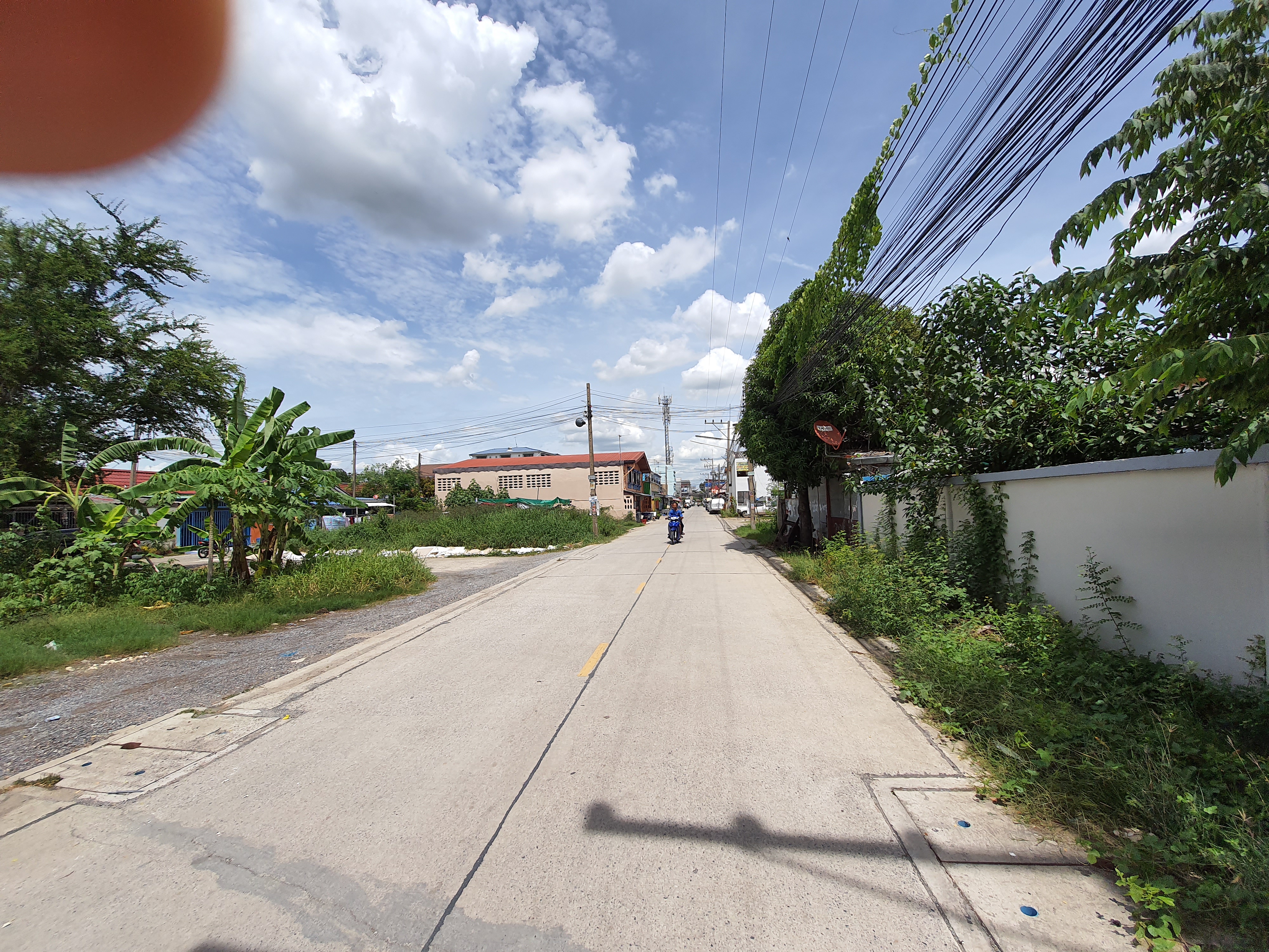 รหัสทรัพย์ 04668 ขายที่ดินถมแล้ว ลำลูกกาคลอง 4 ซอยร่วมสุข 2 ติดถนน 3 ด้าน (ที่ดินรูปสี่เหลี่ยมจัตุรัส) ขนาดพื้นที่ 3 งาน 63 ตรม