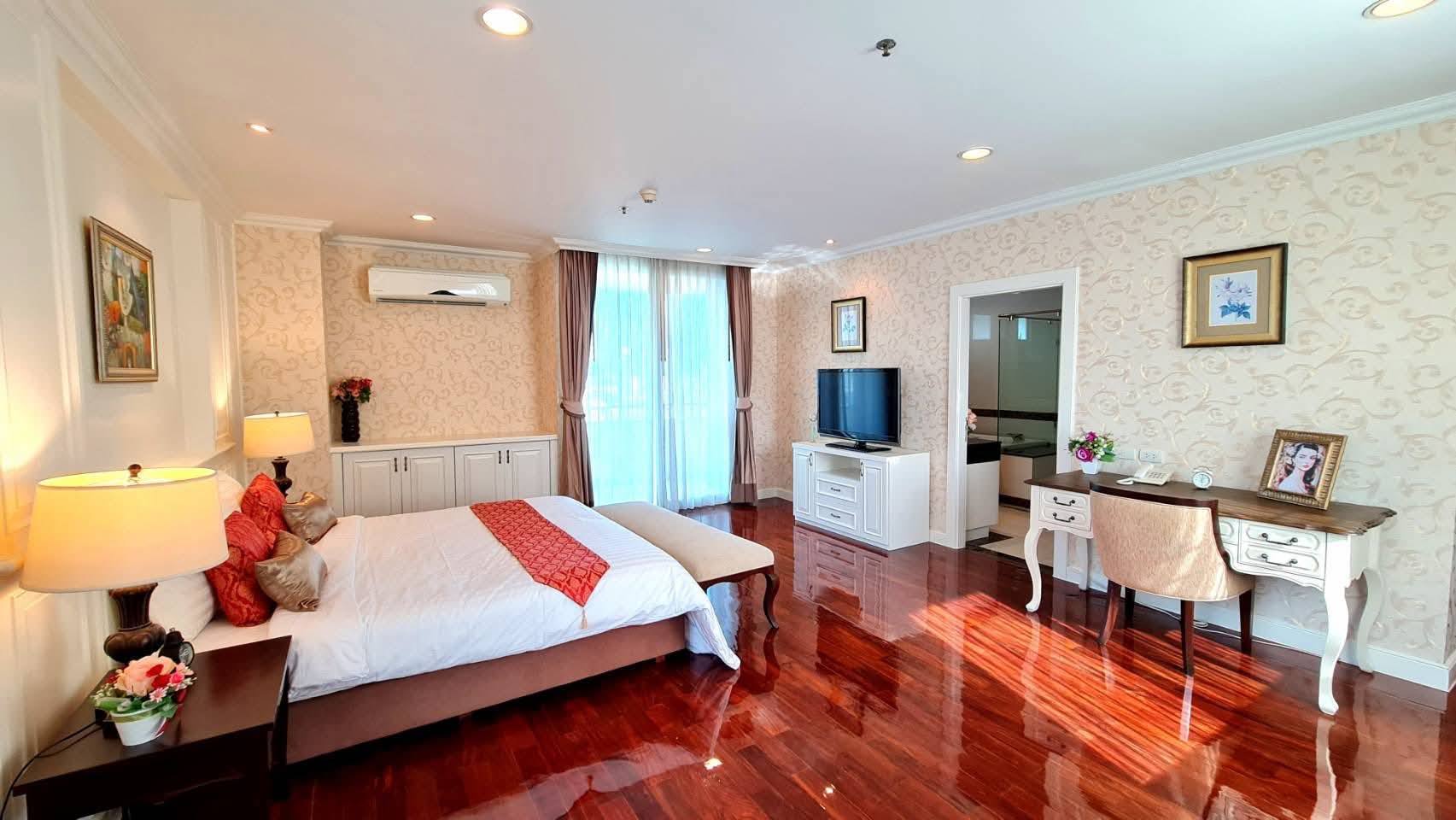 ให้เช่า Penthouse Duplex – ปิยะทิพย์ เพลส สุขุมวิท 39 / For Rent Penthouse Duplex – Piyathip Place Sukhumvit 39 (English below)