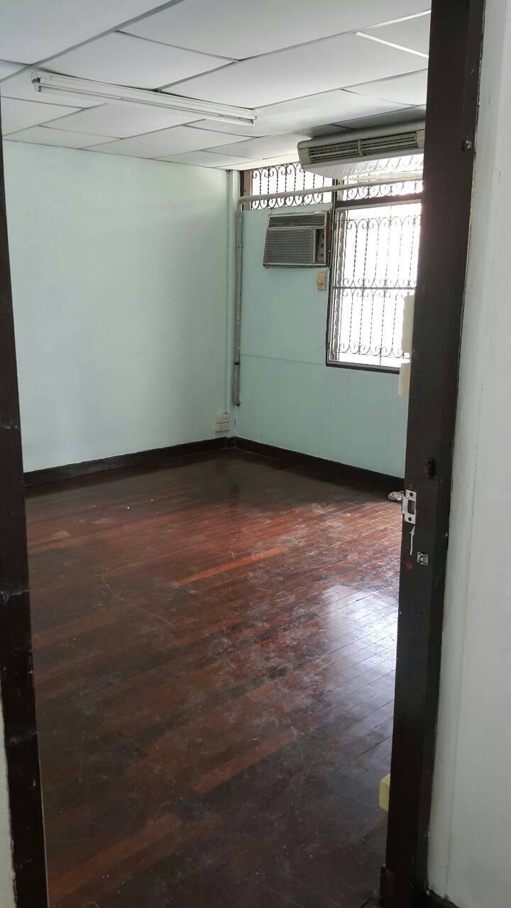 ทาวเฮาส์ 2 ชั้น ให้เช่า ราคาเช่า 15,000 บาท/เดือน มี 4 ห้องนอน 1ห้องเก็บของ 2 ห้องน้ำใหญ่