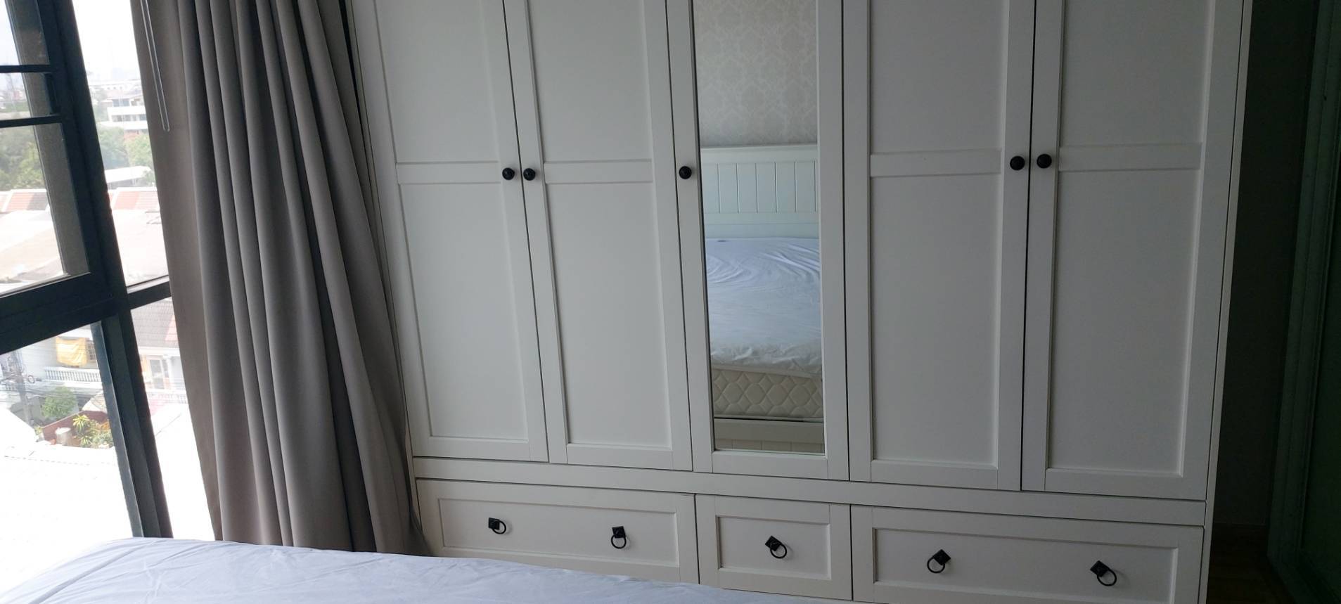 ขายคอนโด The Green Condo 3 เดอะ กรีน คอนโด 3 เฟส : 3 ชั้น: 7 แบบ 1 ห้องนอน 1 ห้องน้ำ 1 ห้องนั่งเล่นและ 1 ห้องครัว ขนาด 31.5 ตารางเมตร