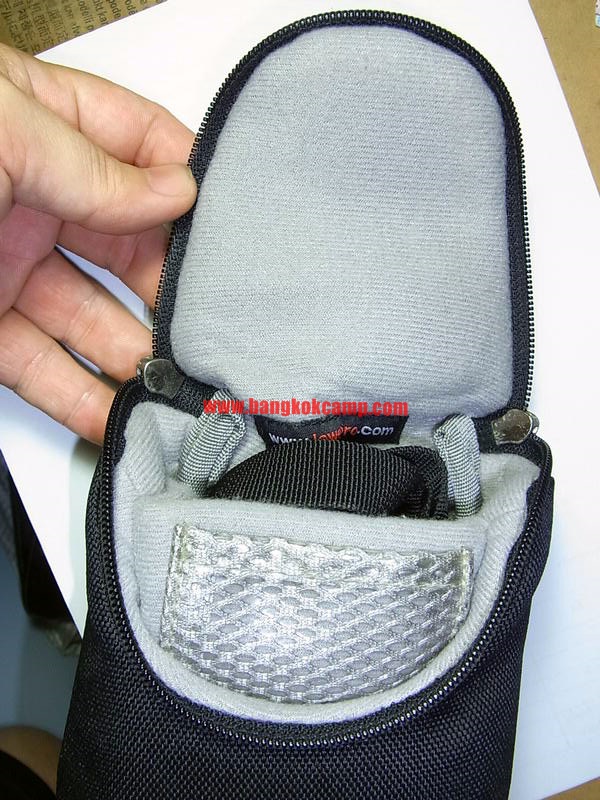 กระเป๋าใส่กล้อง คาดเอว พร้อมสายสะพาย LowePro สภาพดี มีผ้าคลุมฝนด้านหลัง...สภาพนี้ใช้กันไปอีกนานครับ