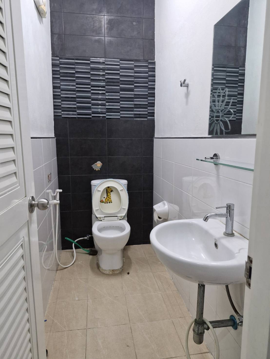 ขาย/ให้เช่าบ้าน 3 ชั้น หมู่บ้านเรืองศิริ (Ruangsiri Village) เพียง 600 เมตร จาก BTS บางจาก & BTS ปุณณวิถี ใกล้ True Digital Park