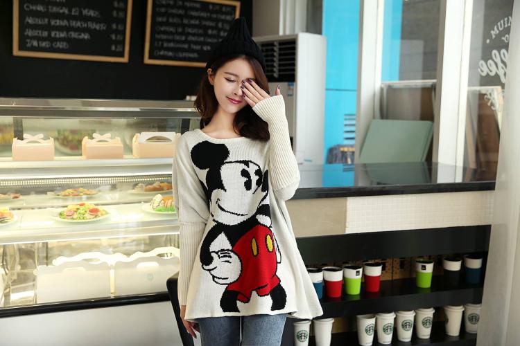 fashion เสื้อกันหนาวไหมพรมแฟชั่น ลายการ์ตูน มิกกี้เม้าส์ สีขาว น่ารักๆ ใส่เที่ยว