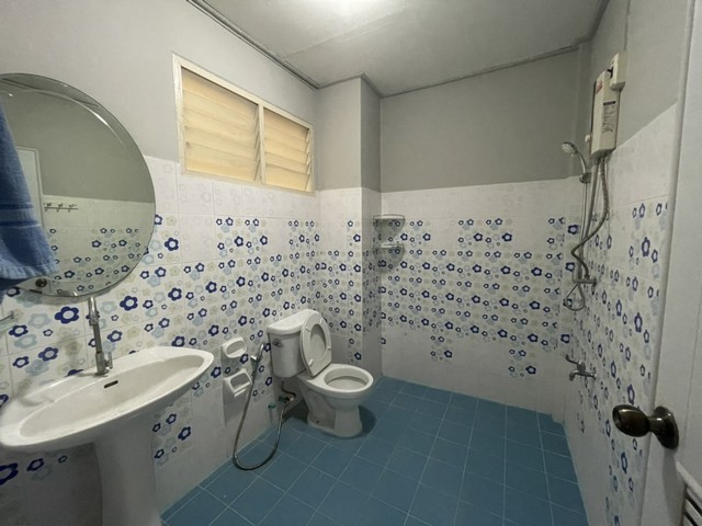 ให้เช่า ทาวน์โฮม รัชดา-สุทธิสาร 5 ห้องนอน (170 m2) ใกล้ MRT สุทธิสาร/ห้วยขวาง 35,000 บาท/เดือน !!