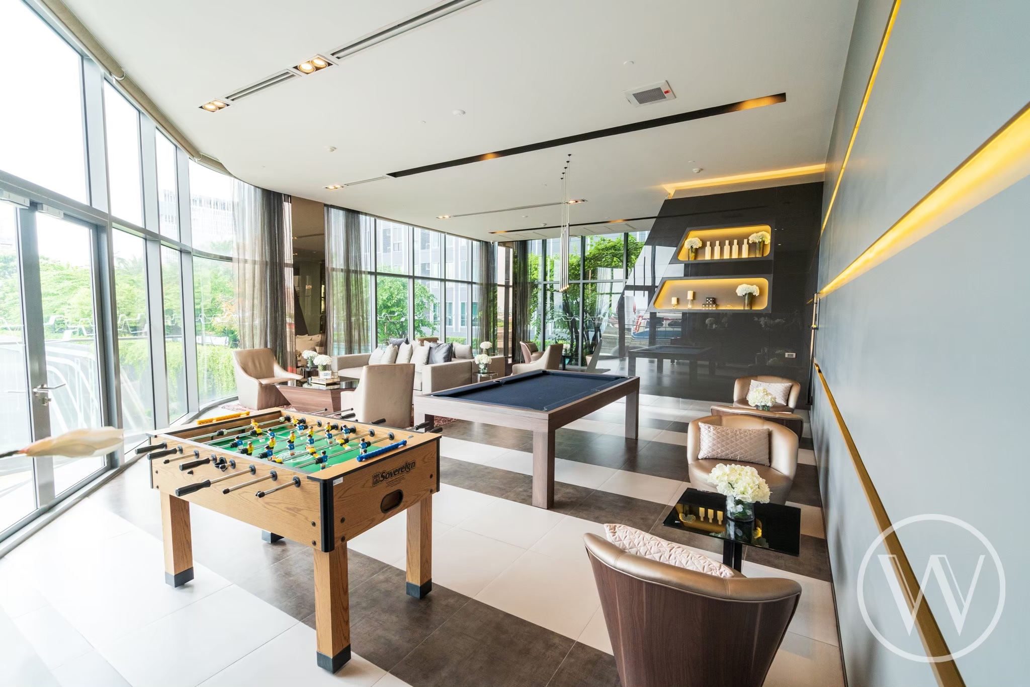 ขายคอนโดหรูติด BTS บางนา IDEO MOBI Sukhumvit Eastgate ไอดีโอ โมบิ สุขุมวิท อีสท์เกต ห้องสตูดิโอขนาด 22 ตร.ม. ชั้น 11 วิวสระว่ายน้ำ