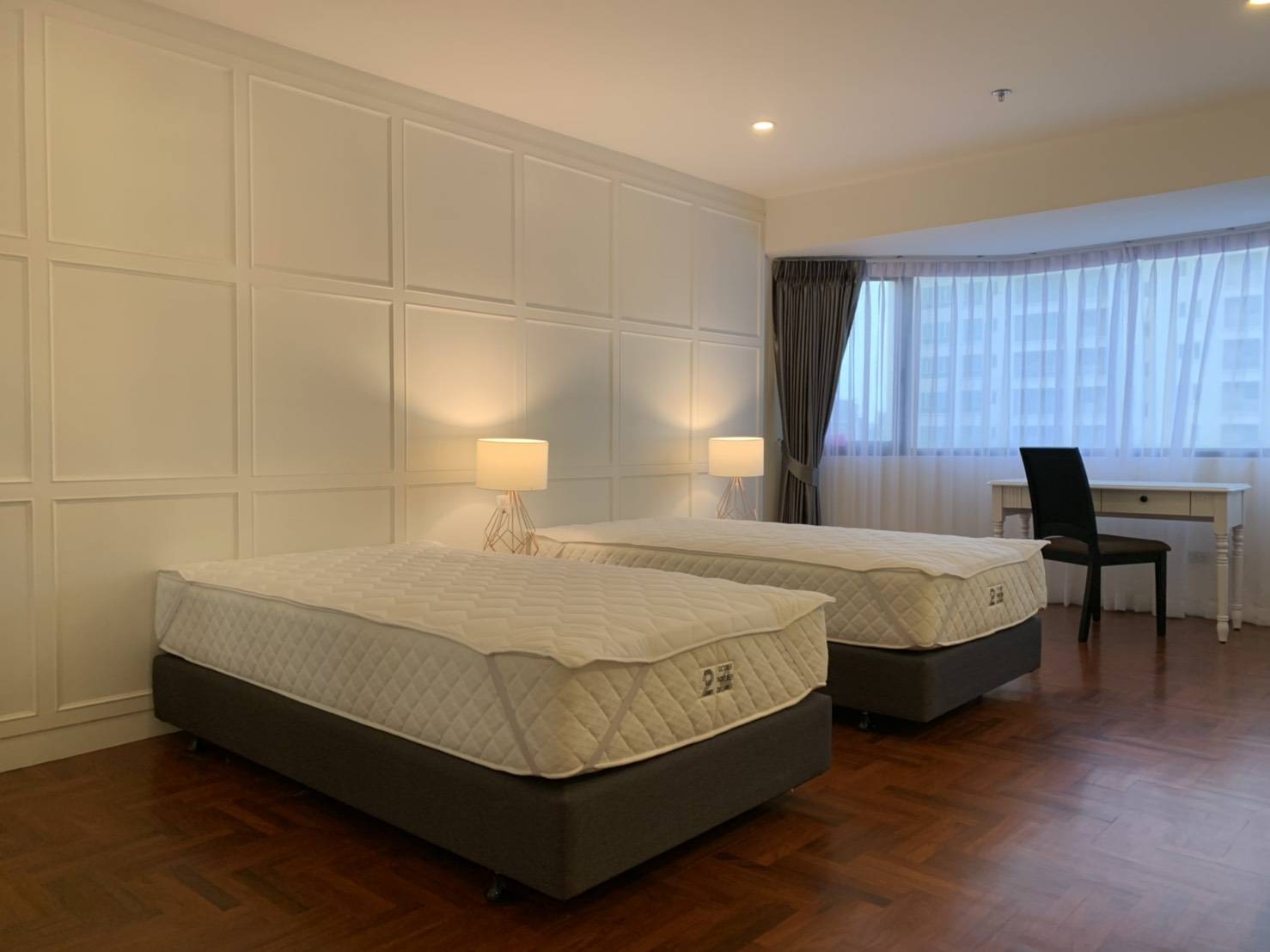 ให้เช่าคอนโด Baan Suanpetch (บ้าน สวนเพชร) 2 ห้องนอน 3 ห้องน้ำ 1 ห้องแม่บ้าน 1 ห้องรับแขก 1 ห้องครัว