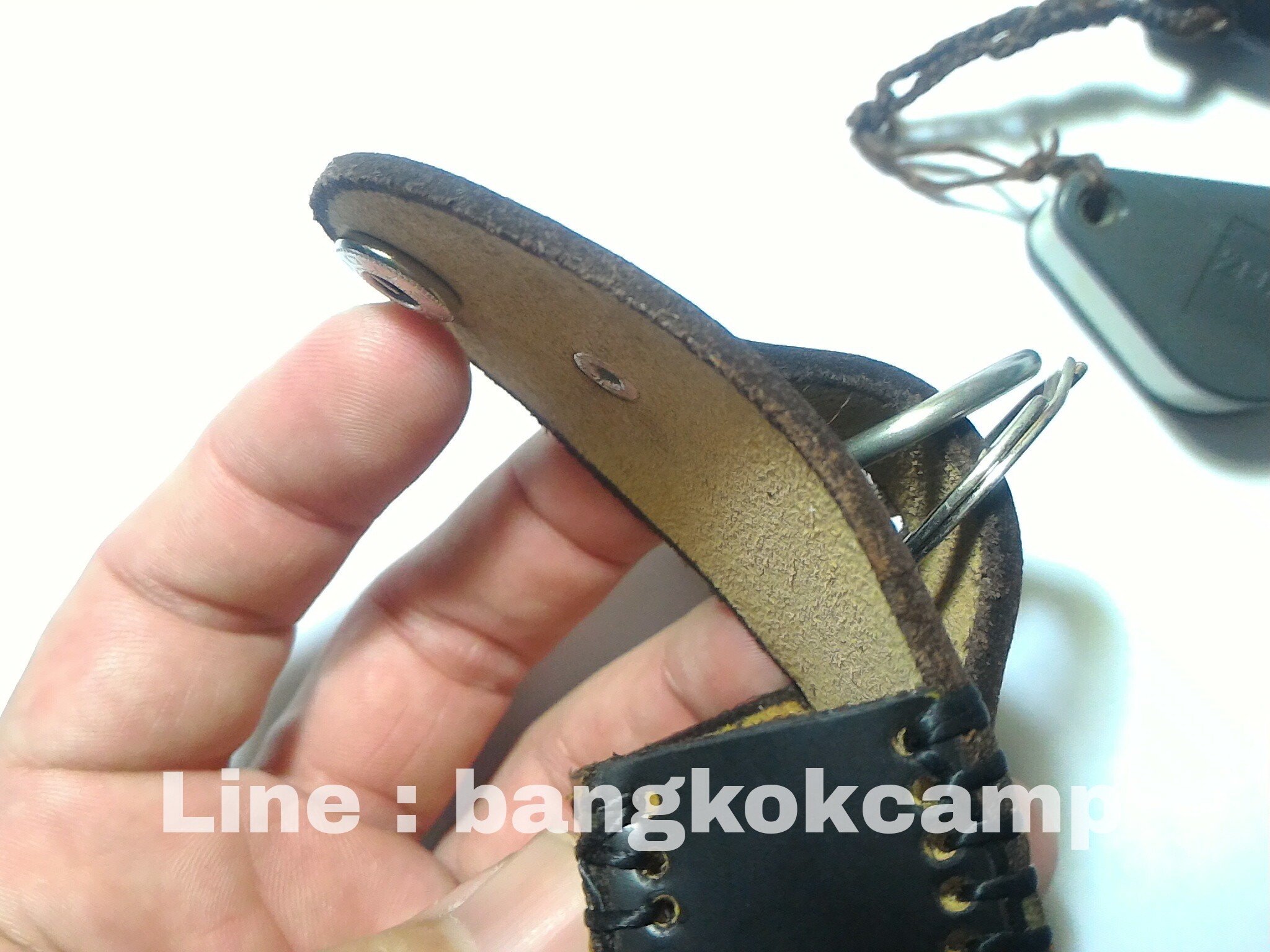 ซองหนังแท้ เย็บมือ ใส่กล้องส่องพระ + พวงกุญแจสแตนเลสแท้