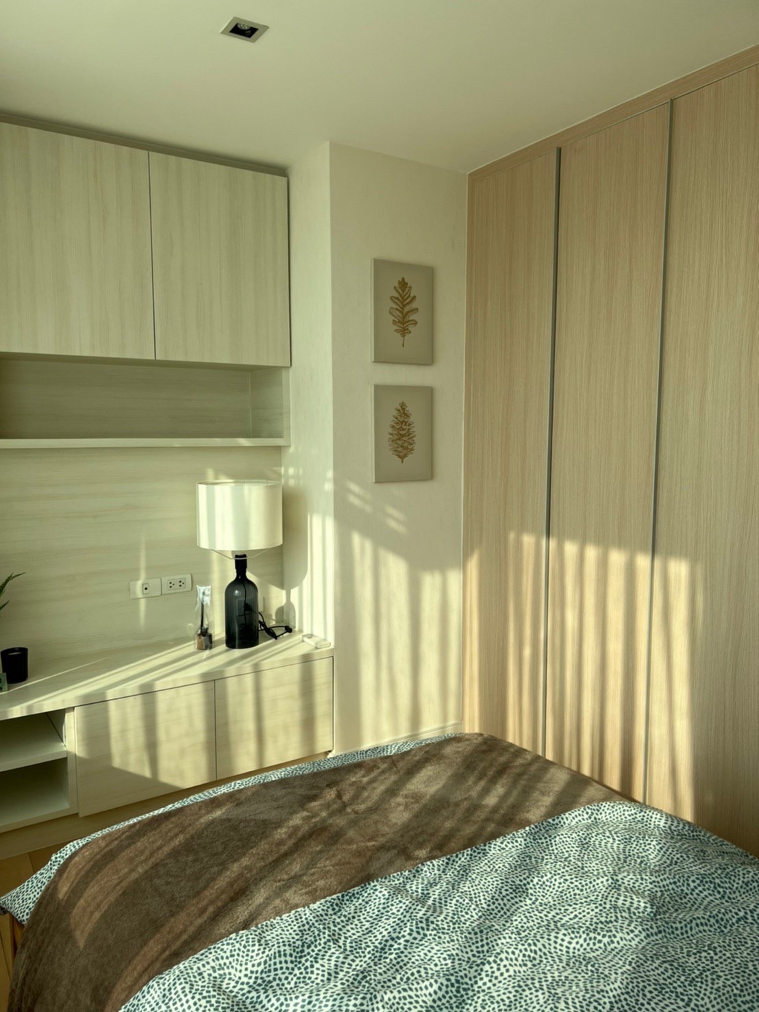 ขายคอนโด Eight Thonglor Residence (เอท ทองหล่อ เรสซิเดนซ์ ) ลักษณะห้อง - ขายคอนโดชั้น 23 วิวสระว่ายน้ำ ราคา 22 ล้าน