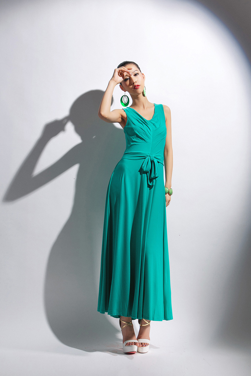 MAXI DRESS ชุดเดรสยาวแฟชั่นคอวี แขนกุด สีเขียว ใส่ออกงาน เซ็กซี่ สวยๆ ASIA STREET FASHION