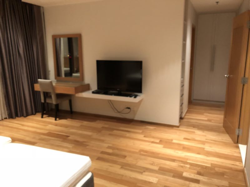 For rent The Emporio Place Sukhumvit 24 3+1 Bedroom 4 Bathroom 161 sqm. 34th floor. Fully furnished 150,000 Baht 1 year lease up to