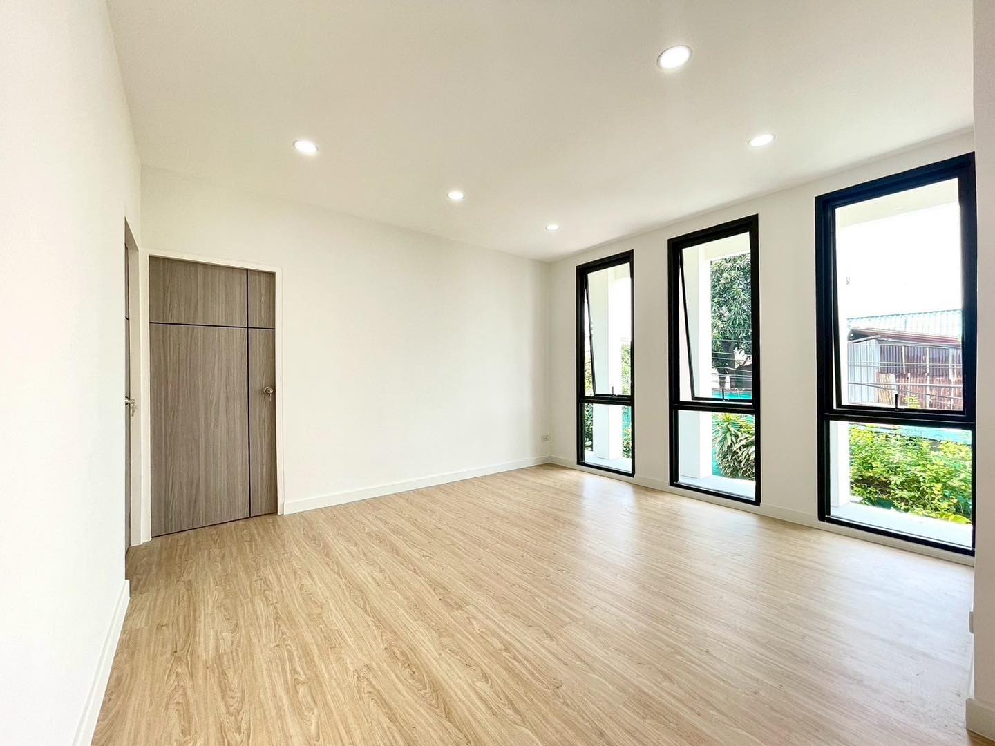 🌟 ขายทาวน์เฮ้าส์ปรับปรุงใหม่ทั้งหลัง พหลโยธิน 48 แยก 52 (ซอยเทพรักษ์) | ฟรีโอน | สวยพร้อมเข้าอยู่ 🌟