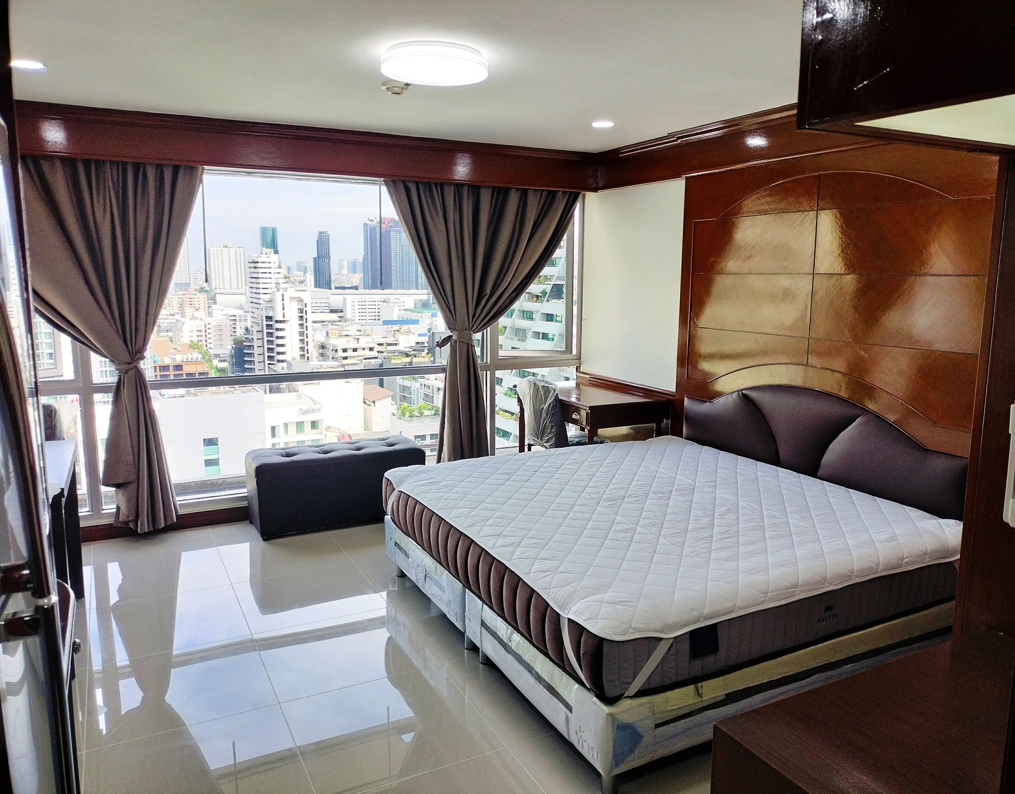 ให้เช่าคอนโด สุขุมวิท สวีท / For Rent Sukhumvit Suite (English below)