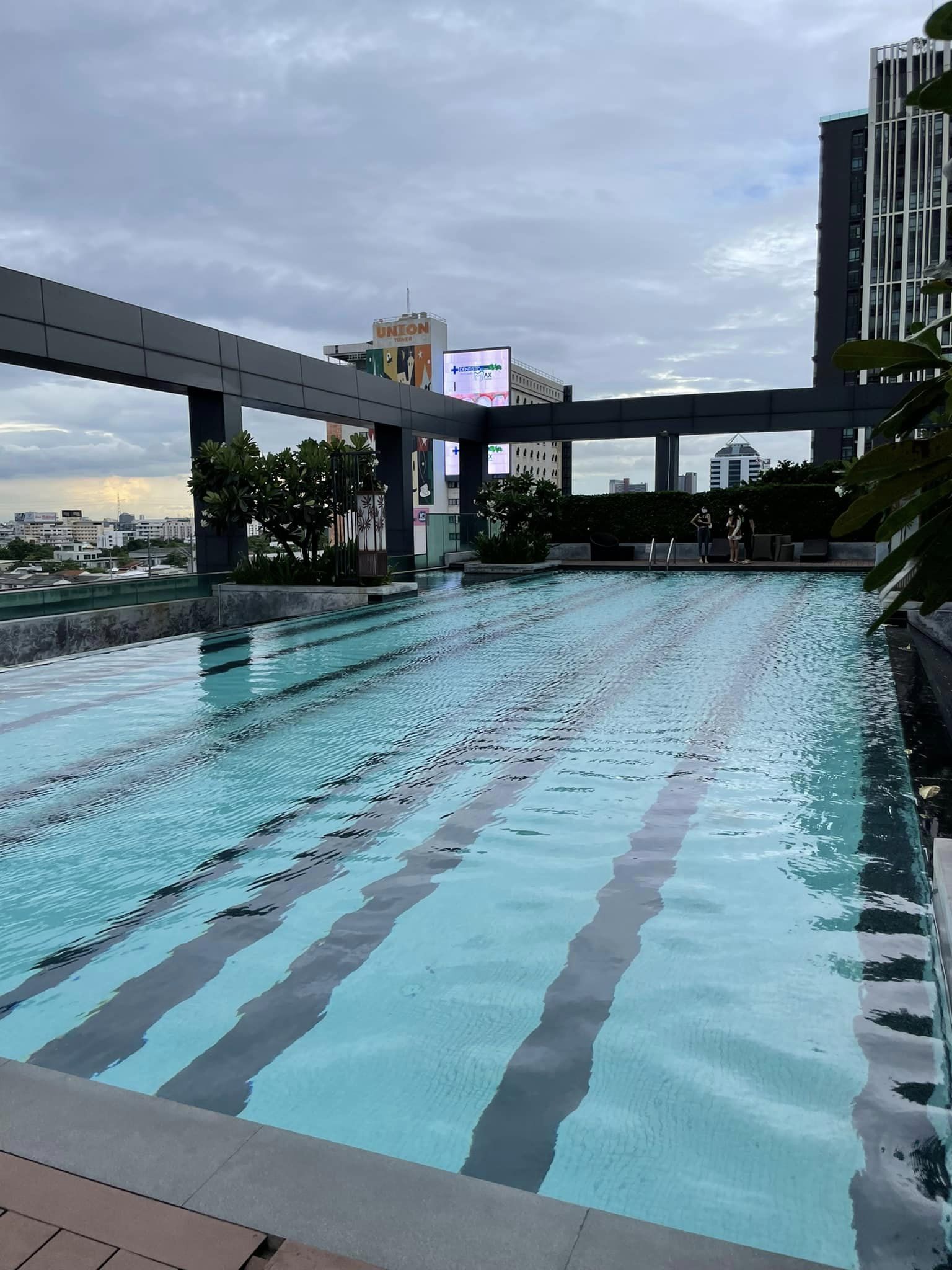 คอนโด ทรูทองหล่อ Thru thonglor ปล่อยเช่า 16,000 บาทต่อเดือน 1 ห้องนอน ขนาด 36.5 ตรม.เฟอร์นิเจอร์ เครื่องใช้ไฟฟ้าครบพร้อมอยู่