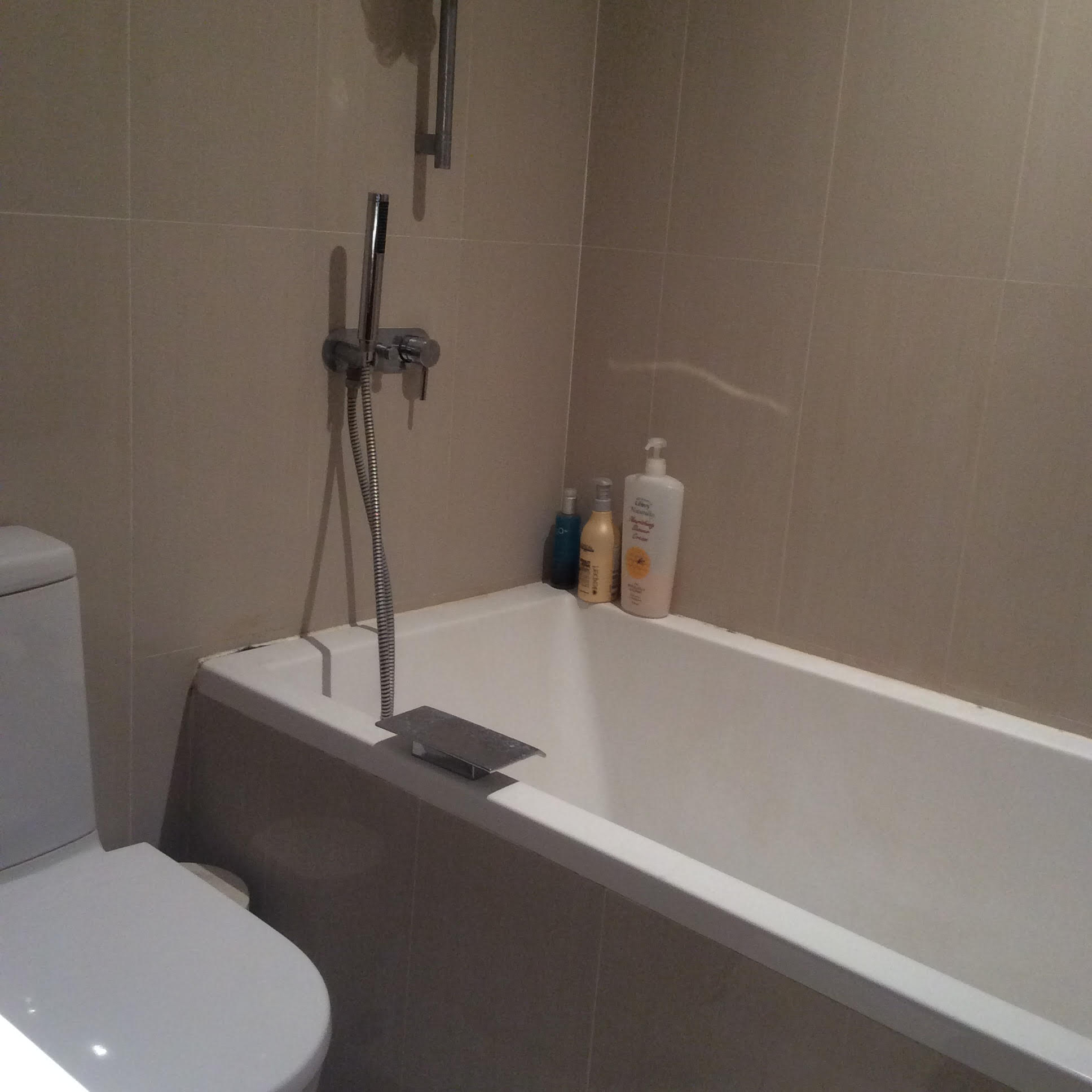 ให้เช่าคอนโด Sathorn Gardens (สาธร การ์เด้นส์) 1 ห้องนอน 1 ห้องน้ำ ขนาด 39 ตรม ชั้น 8