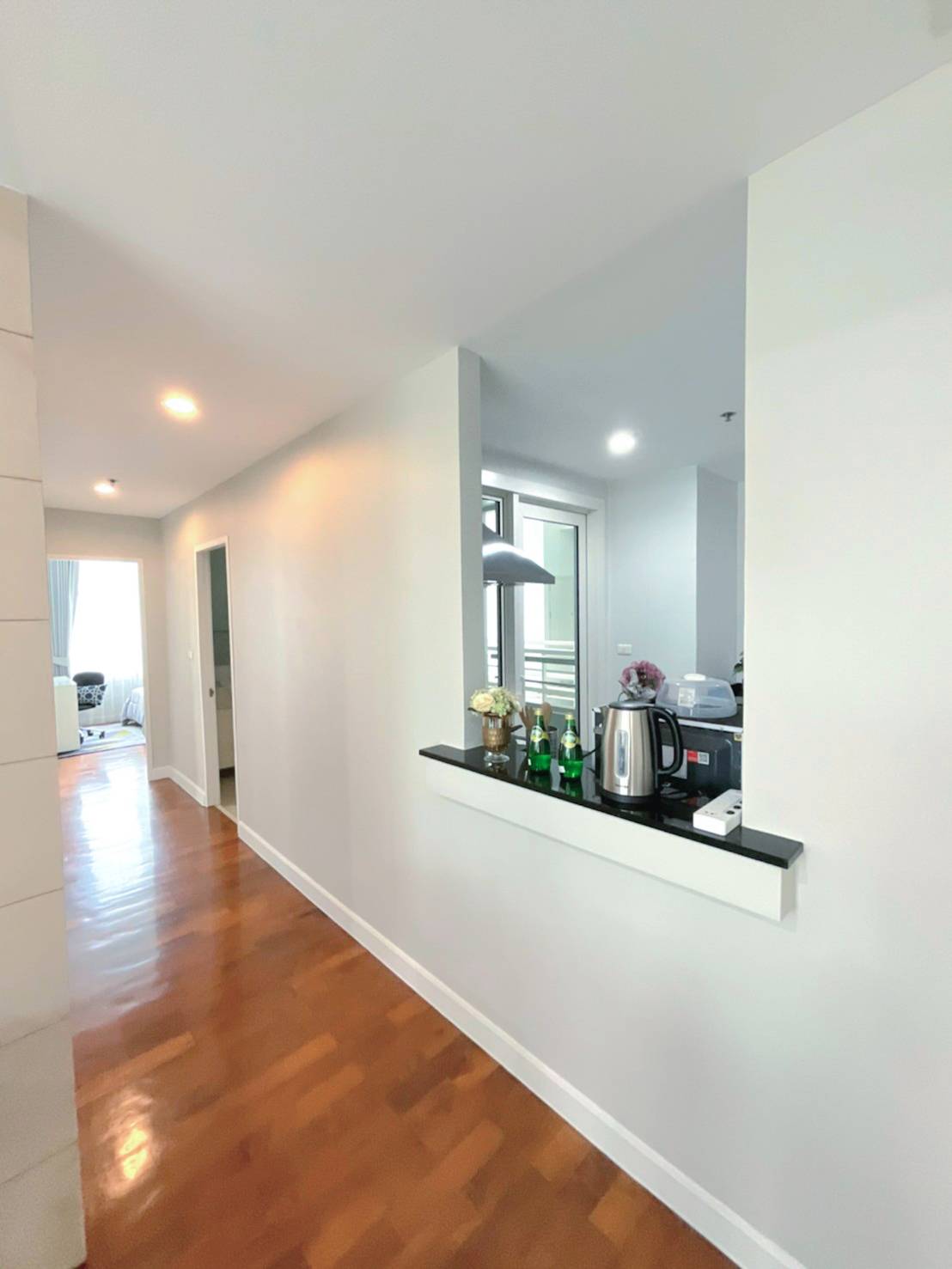 ให้เช่าคอนโด Siri Residence (สิริ เรสซิเด้นซ์) (สุขุมวิท 24) 2 ห้องนอน 2 ห้องน้ํา (1 อ่างอาบน้ํา) ขนาด 93 ตารางเมตร