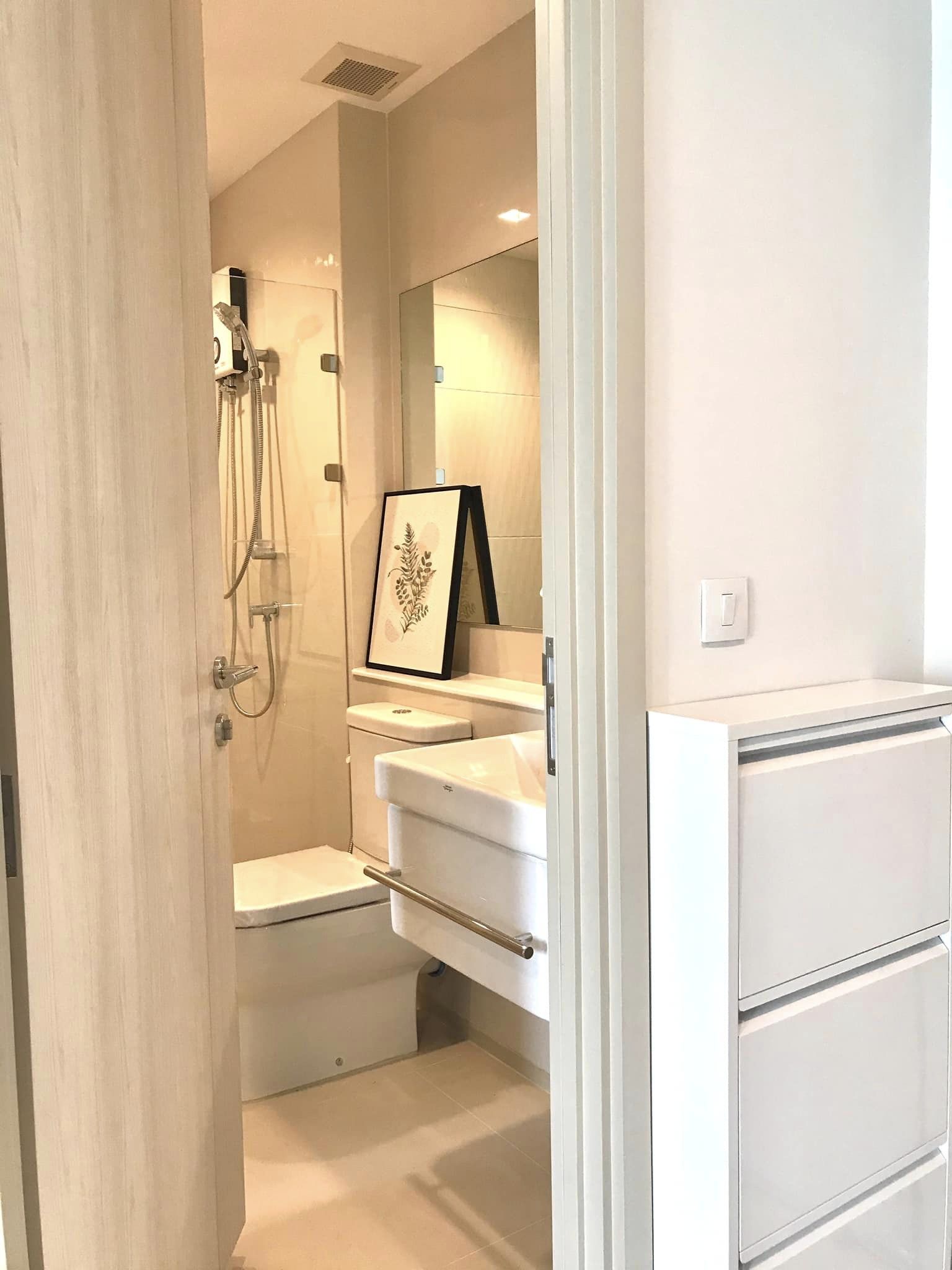 ให้เช่าคอนโดใหม่ใจกลางเมือง Life One Wireless (ไลฟ์ วัน ไวร์เลส) ห่างจาก BTS เพลินจิต 600 เมตร ห้องหัวมุม ขนาด 38 ตรม. ชั้น 16 วิวคลองสวยสงบ