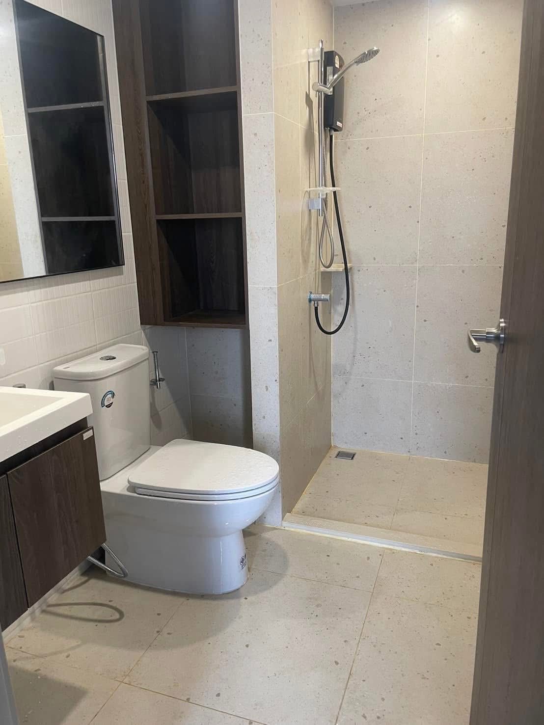 ให้เช่าคอนโด นิว ครอส คูคต สเตชัน / For Rent NUE Cross Khu Khot Station (English below)