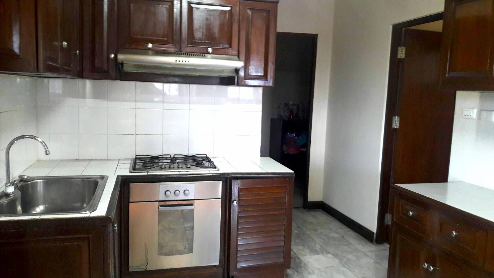 ให้เช่าคอนโด The Waterford Condominium (เดอะ วอเตอร์ฟอร์ด คอนโดมิเนียม) 4 ห้องนอน