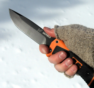 มีดเดินป่า/ยังชีพ Gerber Bear Grylls Ultimate Pro ใหม่ แท้ มีนกหวีดและที่จุดไฟ ของแท้ ของใหม่