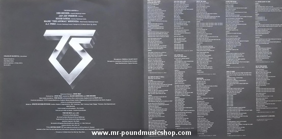 Twisted Sister - Under The Blade