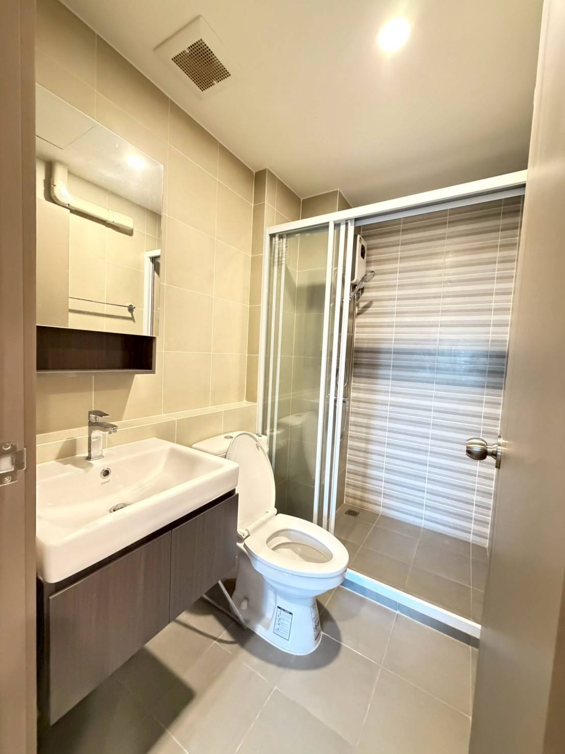 ให้เช่าคอนโด แอสปาย รัชโยธิน / For Rent Aspire Ratchayothin (English below)