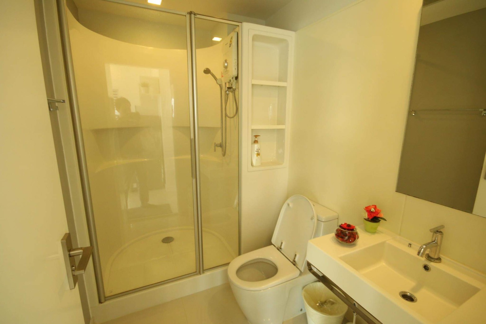 ให้เช่าคอนโด 2 นอน 2 น้ำ 18000 / เดือน โคงการ The Room Ratchada - Ladprao (เดอะ รูม รัชดา-ลาดพร้าว ) 2 ห้องนอน 2 ห้องน้ำ