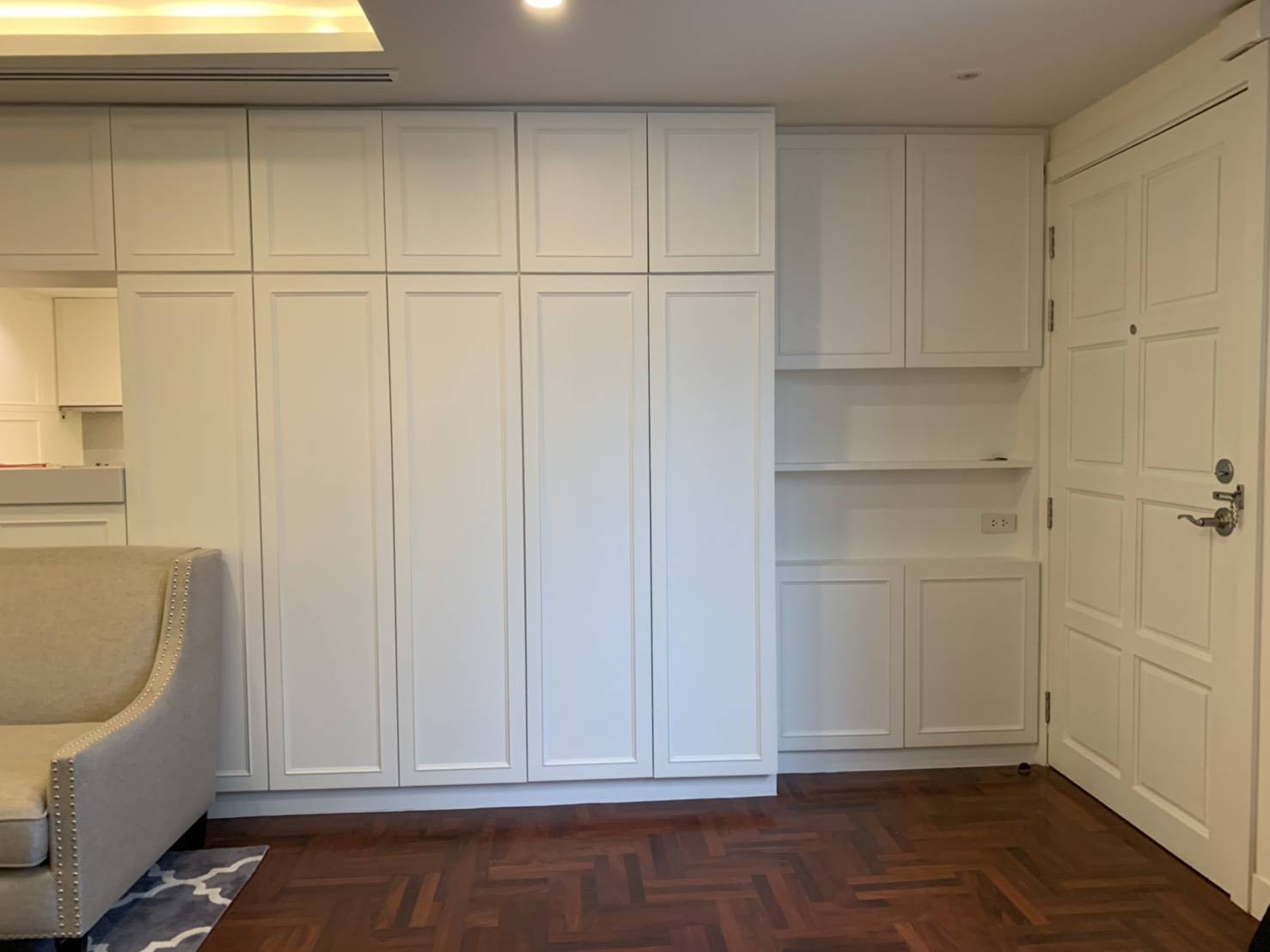 ให้เช่าคอนโด Baan Suanpetch (บ้าน สวนเพชร) 2 ห้องนอน 3 ห้องน้ำ 1 ห้องแม่บ้าน 1 ห้องรับแขก 1 ห้องครัว