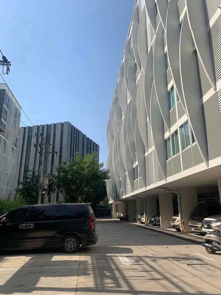 เช่า / ขาย คอนโด Bliz Condominium Rama 9 - Hua Mak บลิซ คอนโดมิเนียม พระราม 9 – หัวหมาก ( ใกล้ รถไฟฟ้าสายสีเหลือง สถานีหัวหมาก400เมตร , Airport Link หัวหมาก500เมตร )