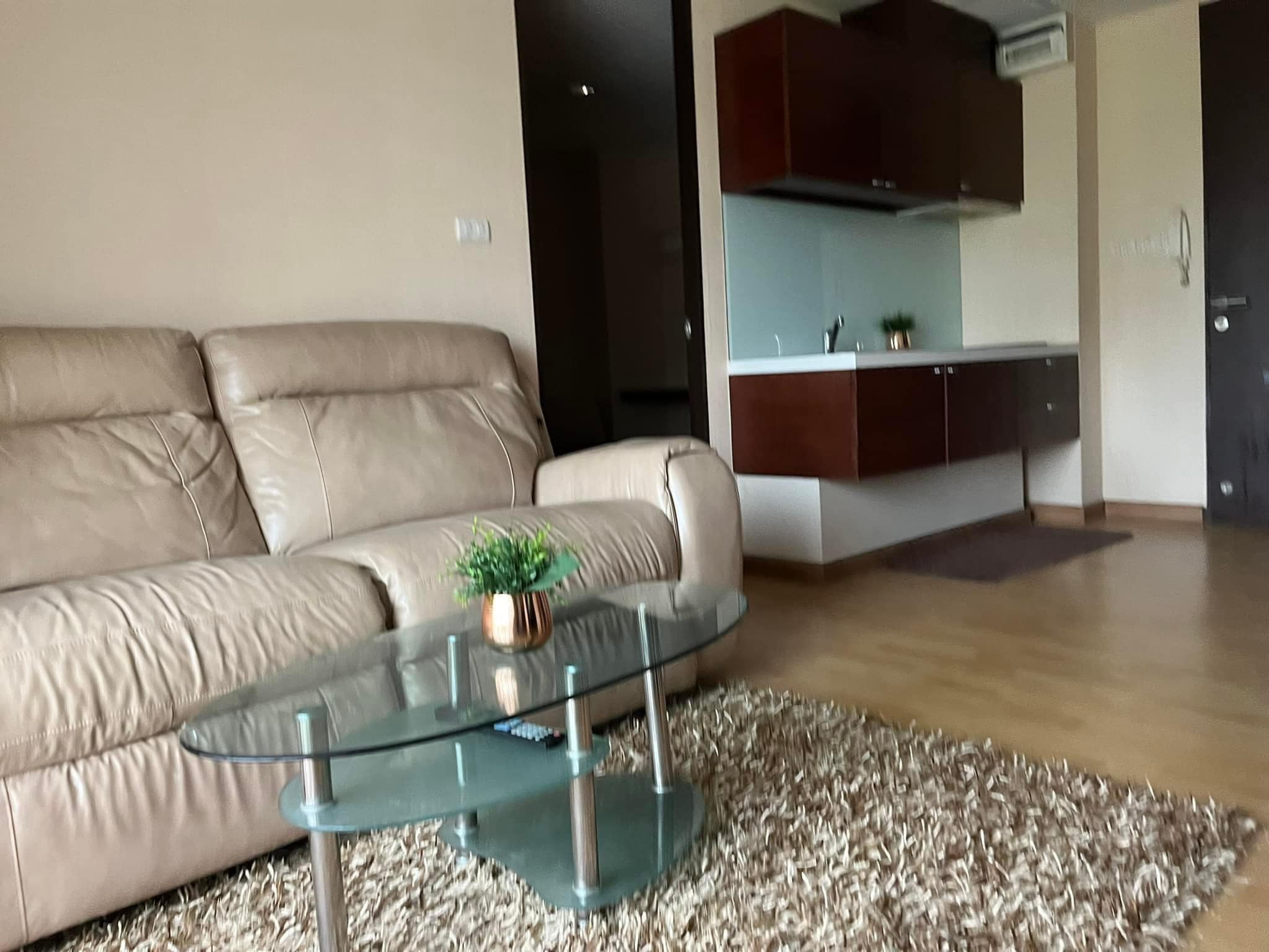 ขาย / ให้เช่าคอนโดหรูใจกลางเมืองย่านเรียบด่วน Town in town คอนโด J.W. Boulevard Srivara (เจ ดับบลิว บูเลอวาร์ด ศรีวรา) 2 ห้องนอน