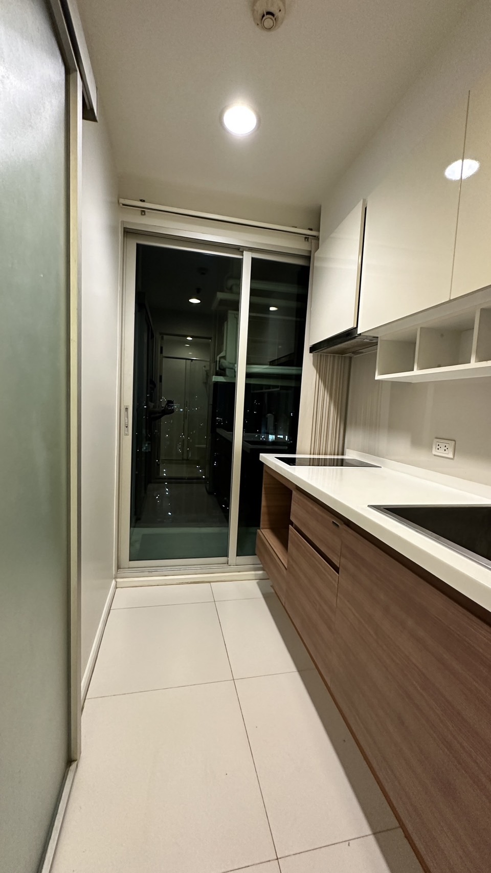 ให้เช่าคอนโด ราคา 12,000 บาท / เดือน Condo For Rent ฟิวส์ จันทน์-สาทร (Fuse Chan-Sathorn) จันทน์ 18/1 ทุ่งวัดดอน สาทร ห้องริม ประตูไม่ชนกับใคร