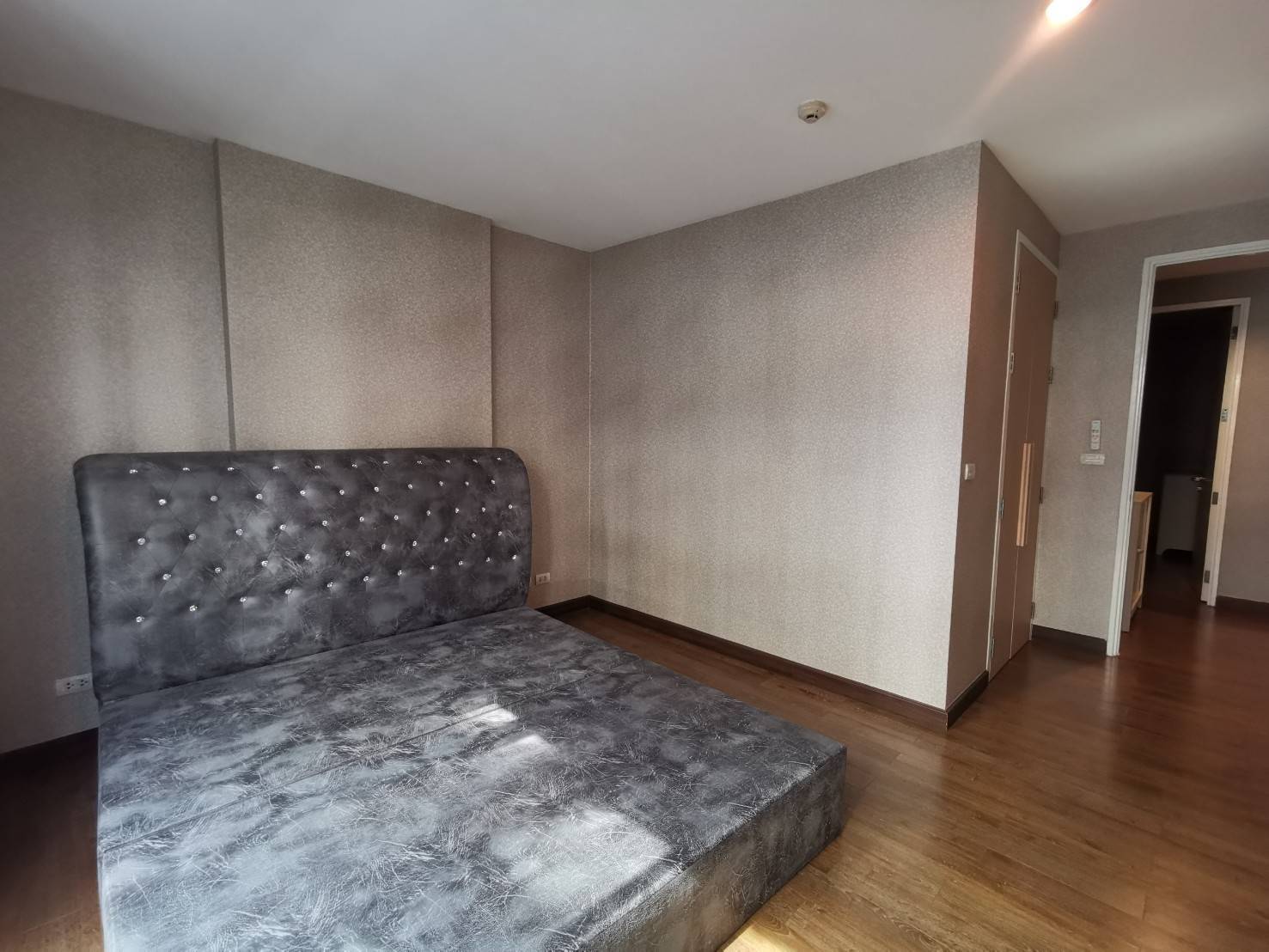 For Rent The muse condo Sukhumvit 64/2 Close to Punnawiti BTS Type : 2 Bed 2 Bath Area : 80 Sq.m. Floor : 3 Price : 23,000