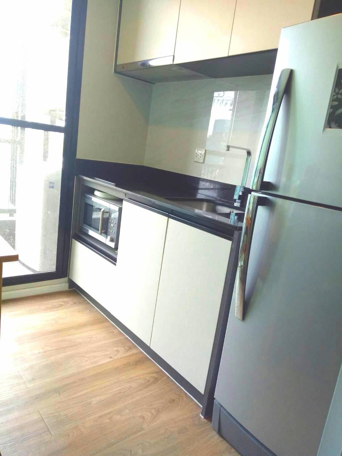 ขายด่วนต่ำกว่าทุน / เช่า คอนโด Very III Sukhumvit 72 (เวรี่ สุขุมวิท 72) เพียง 500 ม. จาก BTS สถานีแบริ่ง, 1 ห้องนอน
