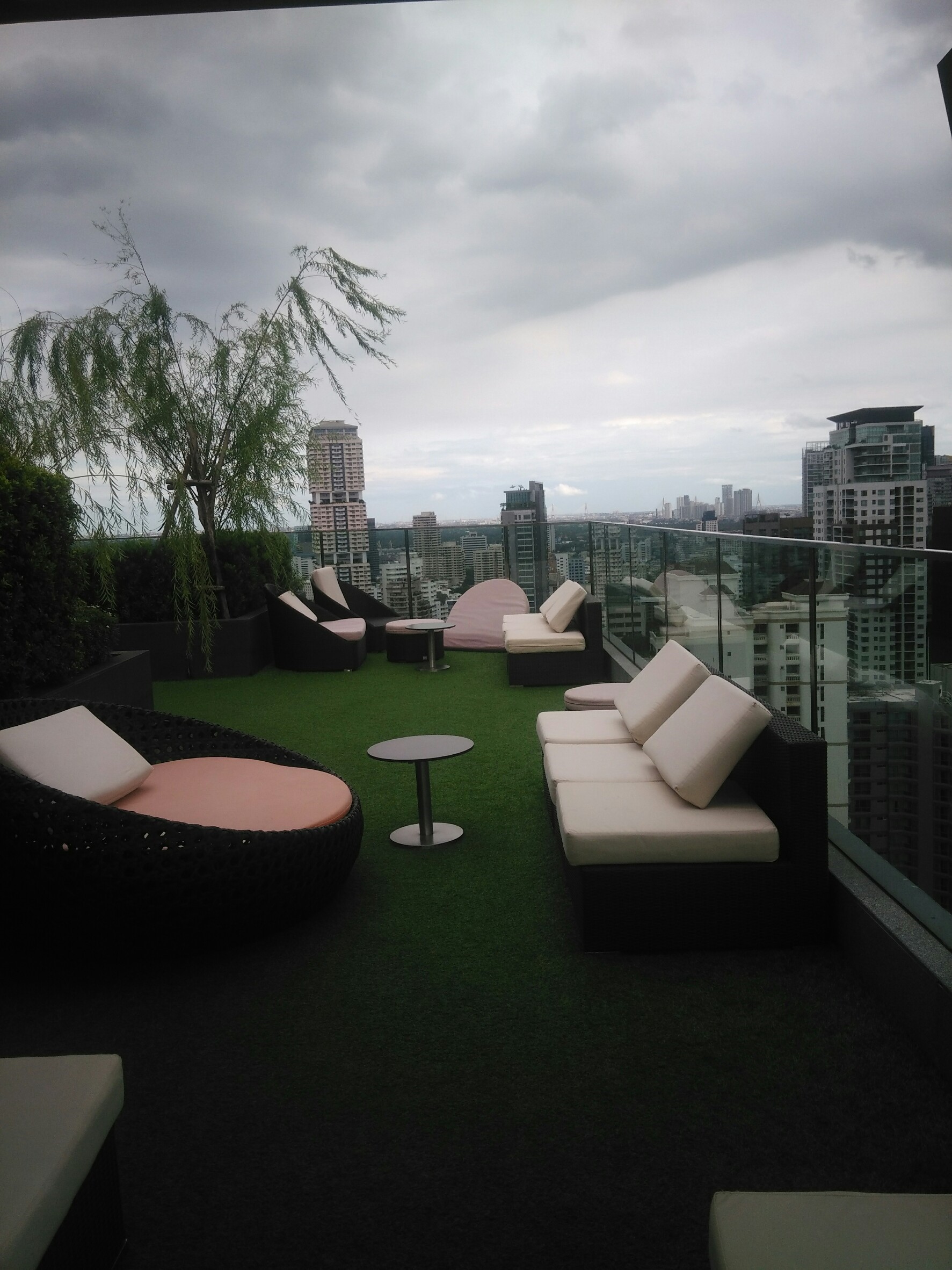 ขาย / เช่า คอนโด H Sukhumvit 43 (เอช สุขุมวิท 43) 1ห้องนอน 1 ห้องน้ำ 1ห้องรับแขก ห้องครัวในตัว พื้นที่ 40.92 ตร.ม ชั้น 9 ห้อง 99/53 วิวเมือง